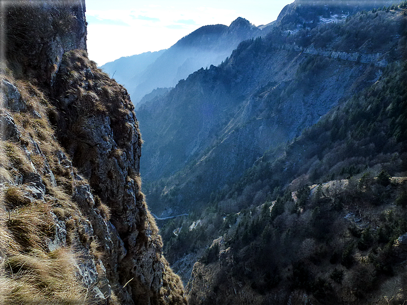 foto Salita dal Monte Tomba a Cima Grappa